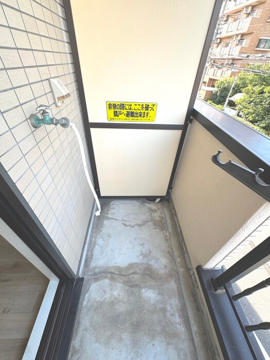 物件内観写真11　(洗濯機置場)