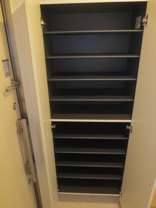 物件内観写真15　(靴箱)