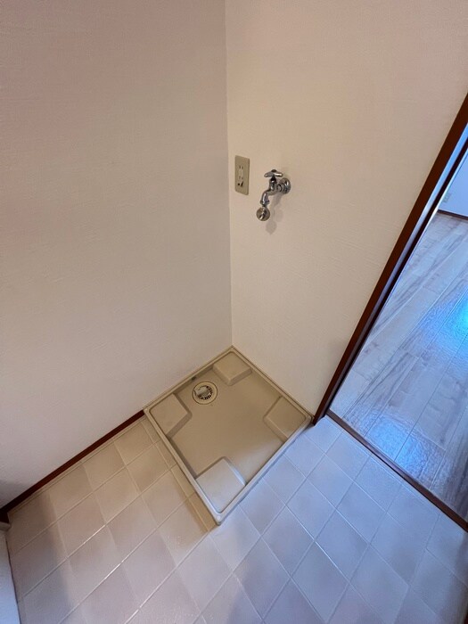 物件内観写真9　(洗濯機置場)