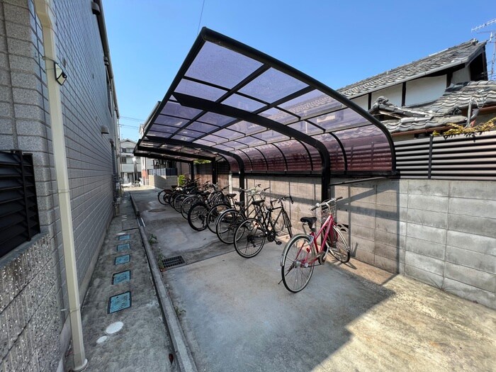 物件外観写真3　(駐輪場)