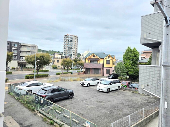 物件内観写真13　(室内からの展望)