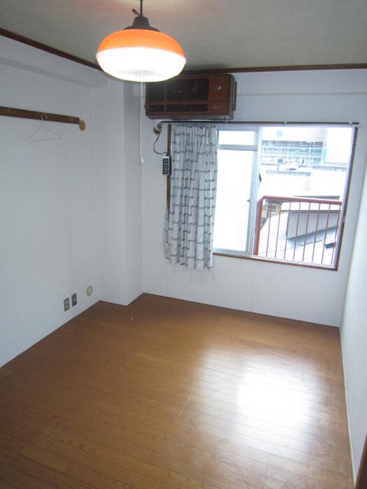 物件内観写真4　(居室)