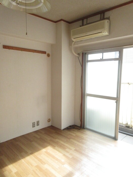 物件内観写真4　(居室)