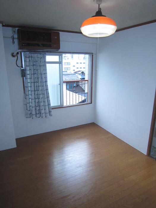 物件内観写真5　(居室)