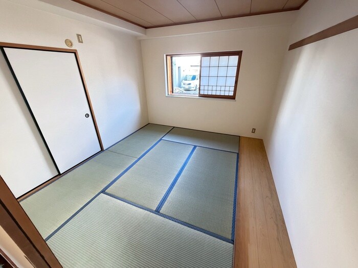 物件内観写真18　(玄関)