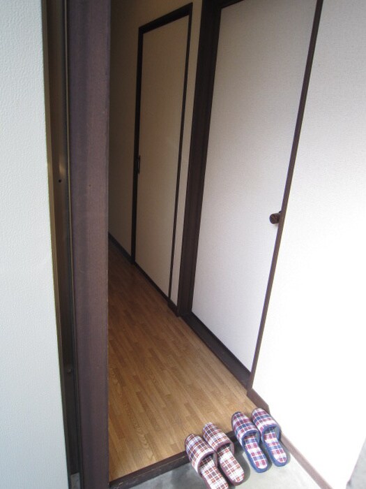 物件内観写真13　(玄関)