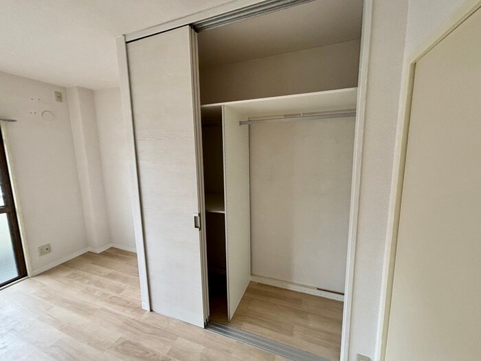 物件内観写真12　(収納)