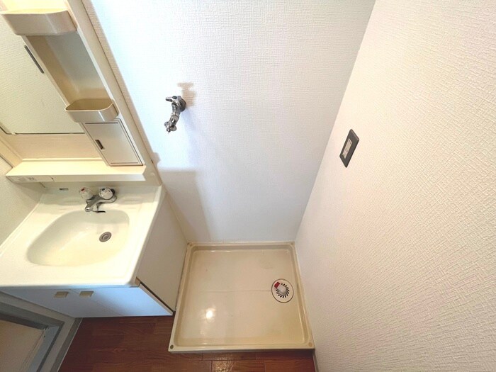 物件内観写真11　(洗濯機置場)