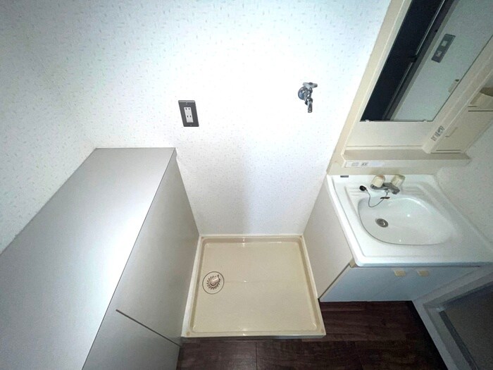 物件内観写真11　(洗濯機置場)