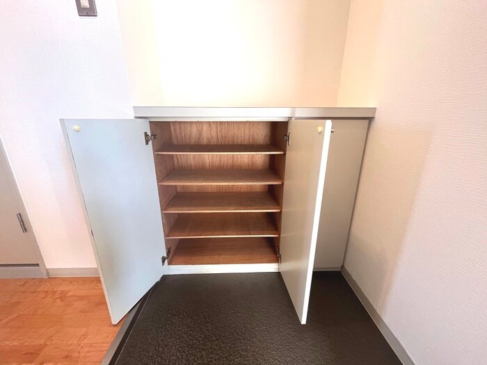 物件内観写真18　(靴箱)