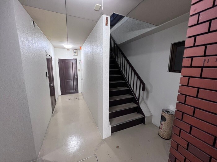 物件外観写真5　(エントランス部分)