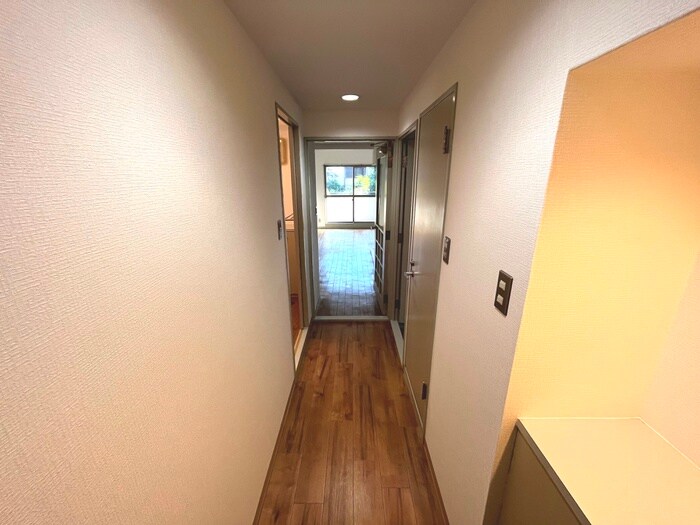 物件内観写真16　(廊下)