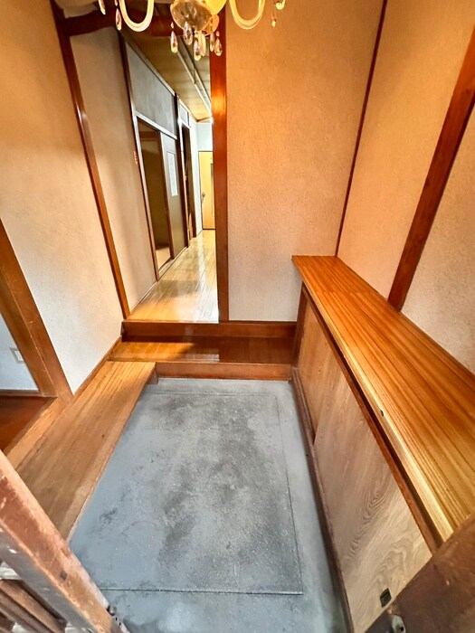 物件内観写真16　(玄関)