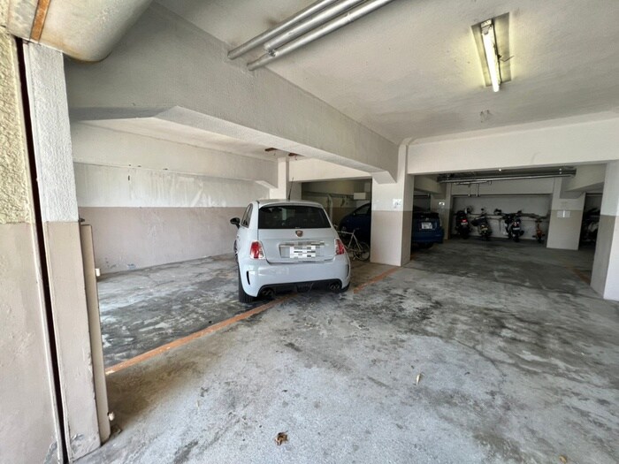 物件外観写真3　(駐車場)