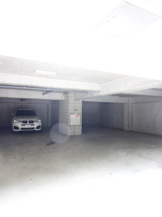 物件外観写真5　(駐車場)