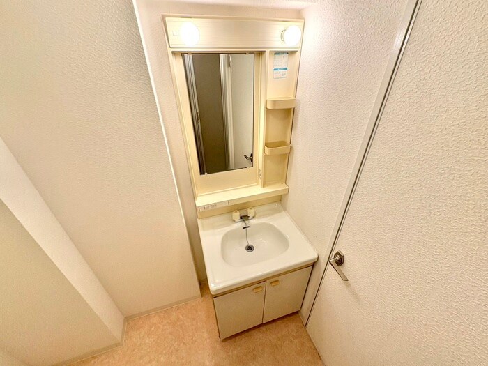 物件内観写真12　(洗面)