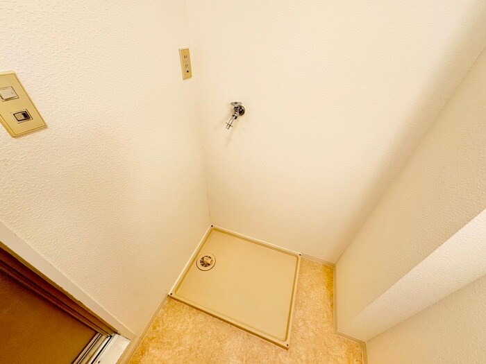 物件内観写真13　(洗濯機置場)