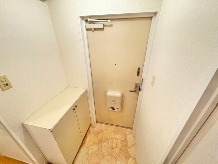 物件内観写真14　(玄関)