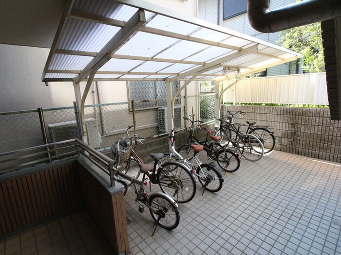 物件外観写真5　(駐輪場)