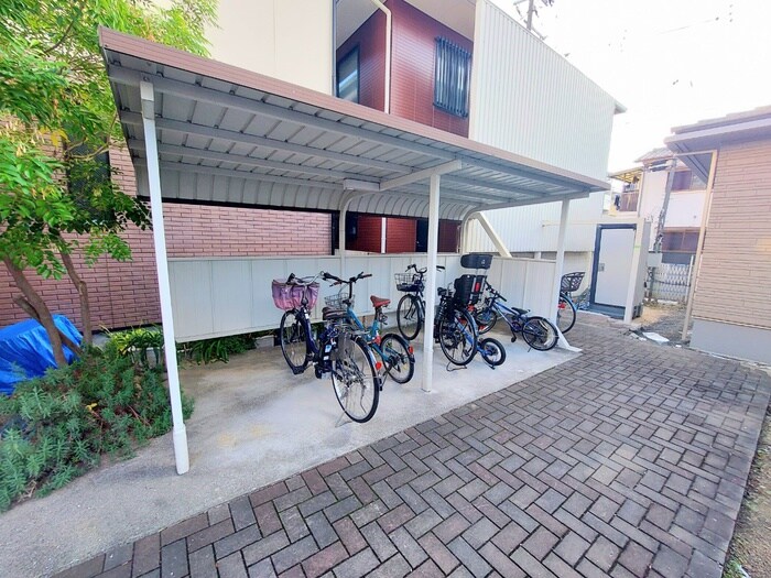 物件外観写真3　(駐輪場)