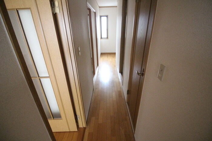 物件内観写真18　(廊下)