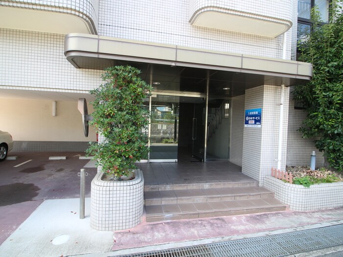 物件外観写真4　(エントランス部分)