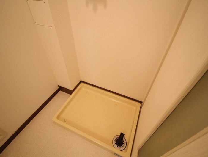 物件内観写真18　(洗濯機置場)