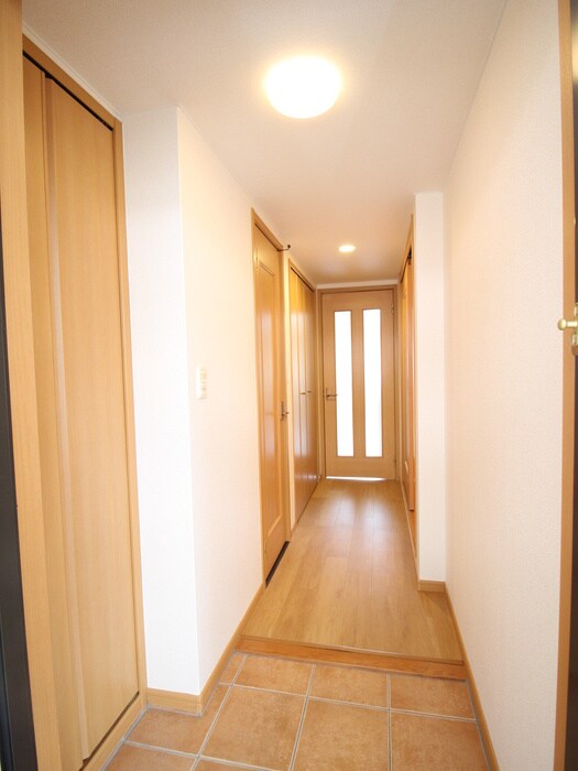 物件内観写真8　(玄関)