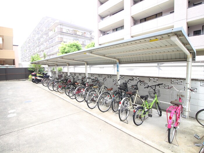 物件外観写真3　(駐輪場)