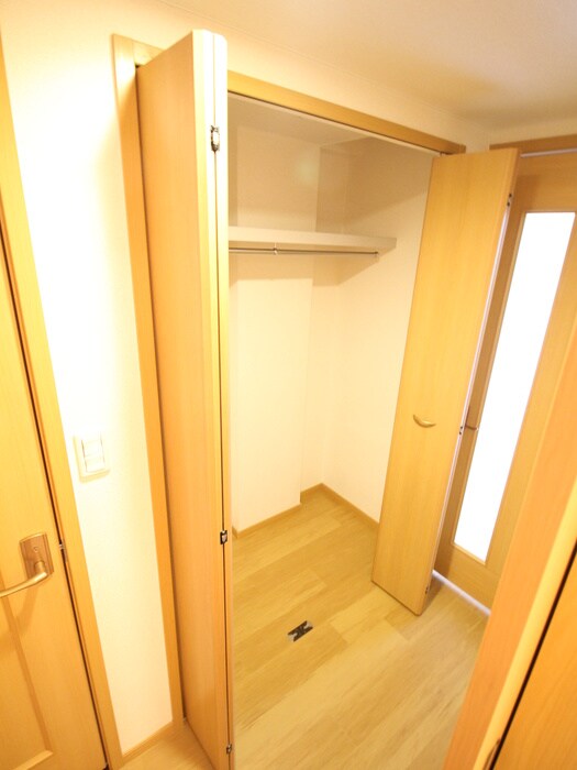物件内観写真13　(収納)
