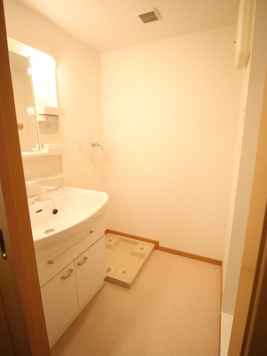 物件内観写真17　(洗濯機置場)