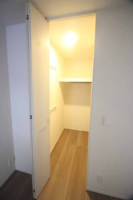 物件内観写真13　(収納)