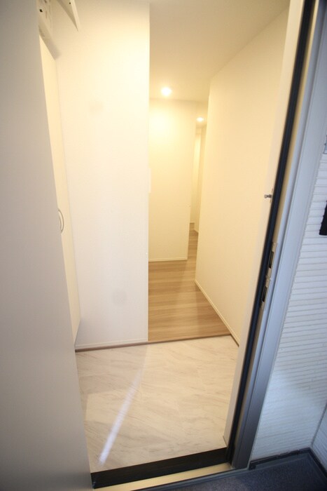 物件内観写真17　(玄関)