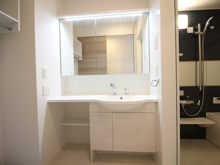 物件内観写真13　(洗面)