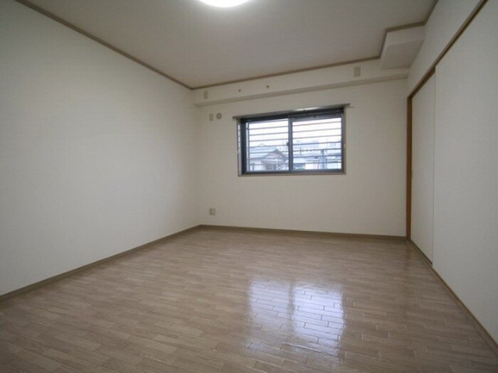 物件内観写真10　(室内からの展望)