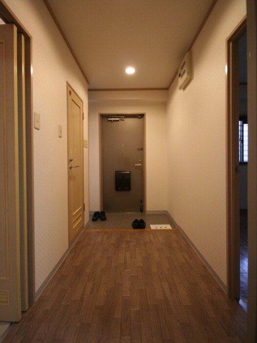 物件内観写真15　(玄関)