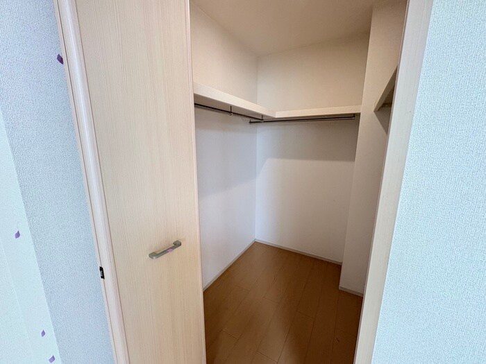 物件内観写真15　(収納)