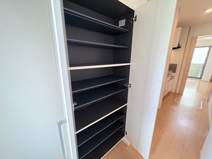 物件内観写真17　(靴箱)