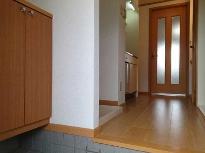 物件内観写真15　(玄関)