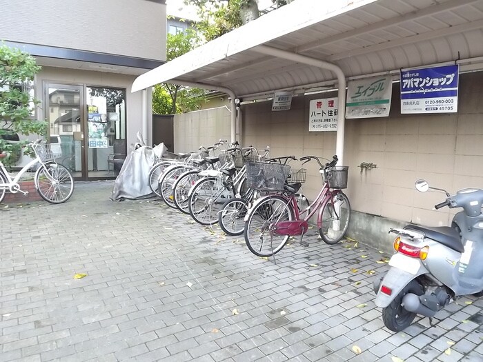 物件外観写真2　(駐輪場)
