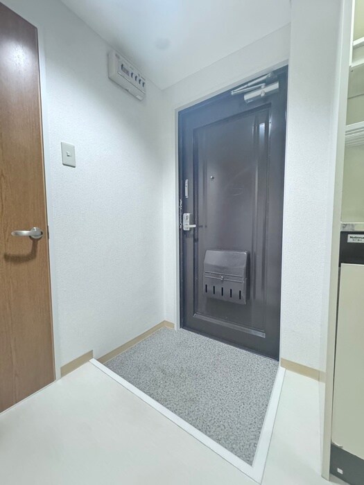 物件内観写真9　(玄関)