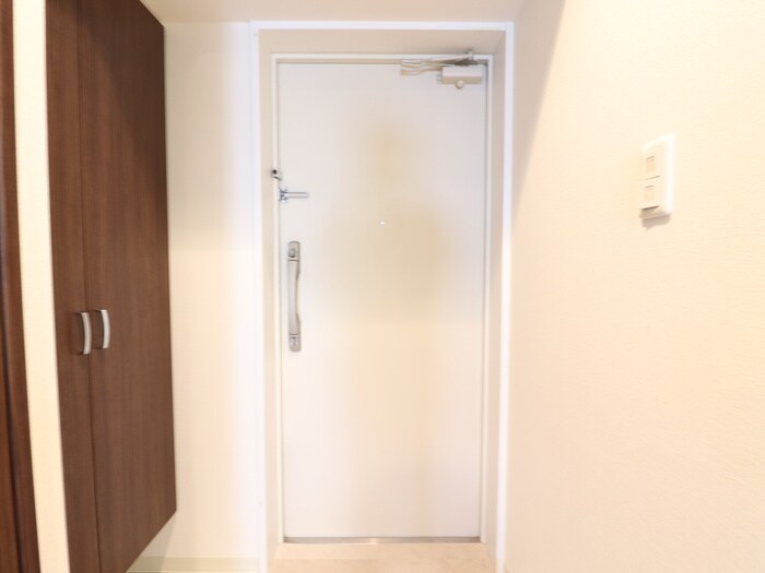 物件内観写真14　(玄関)