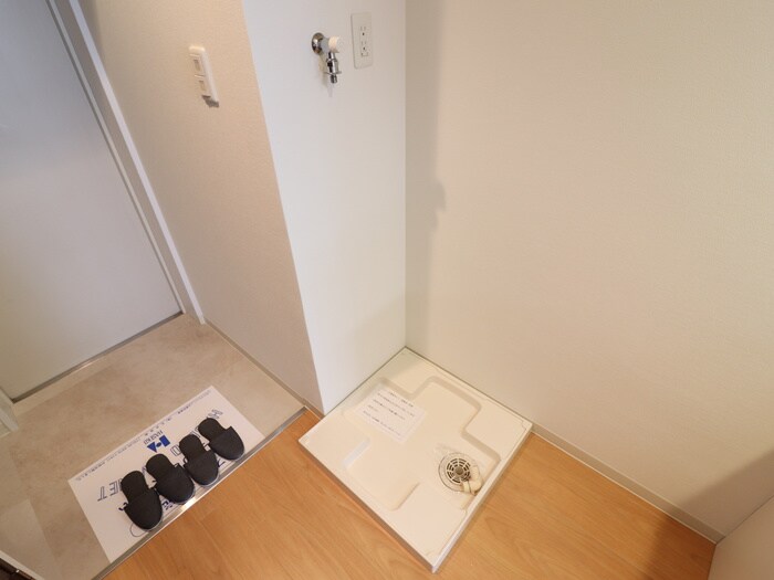 物件内観写真18　(洗濯機置場)