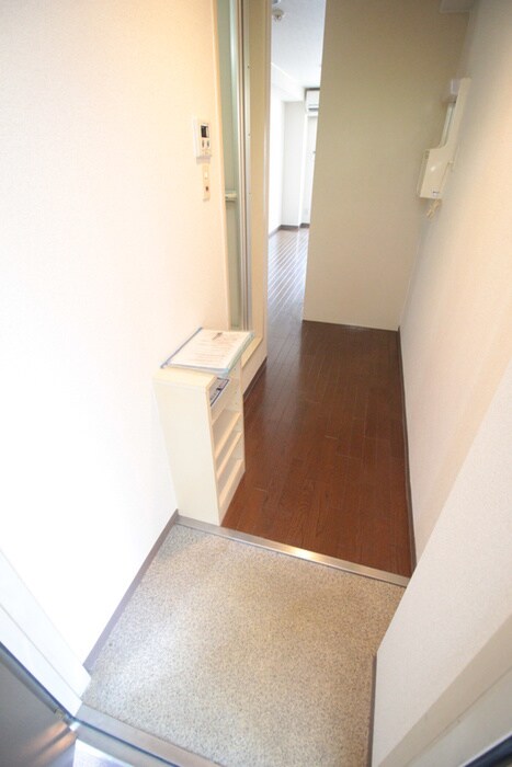 物件内観写真7　(玄関)
