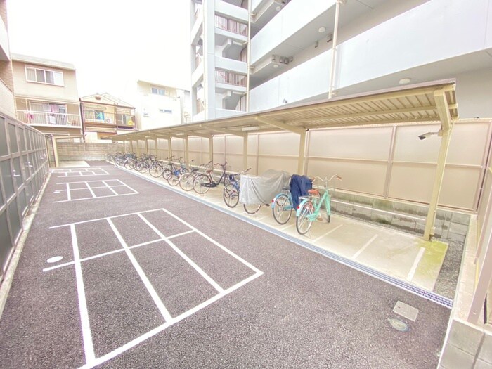 物件外観写真5　(駐輪場)