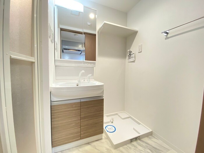 物件内観写真18　(洗濯機置場)