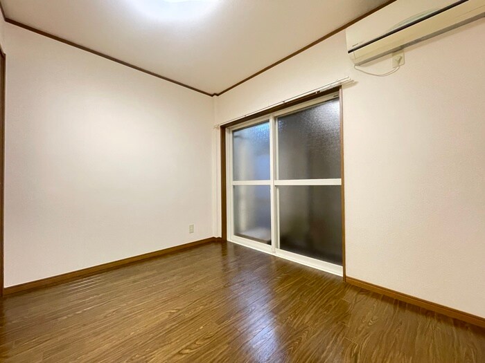 物件内観写真9　(居室)