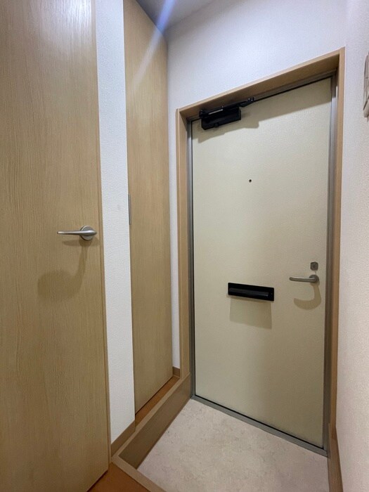 物件内観写真10　(玄関)