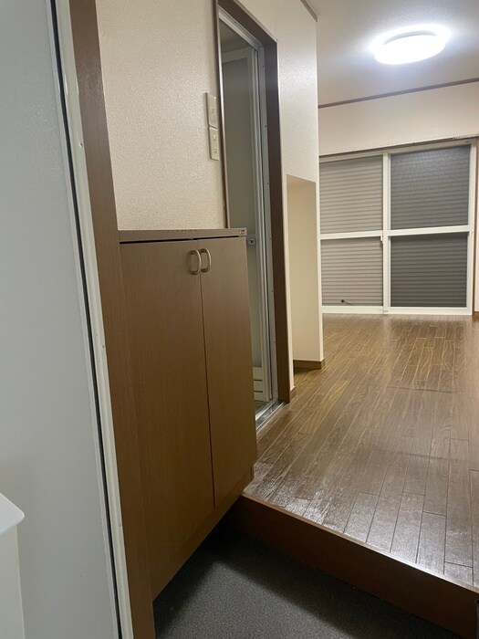 物件内観写真14　(玄関)