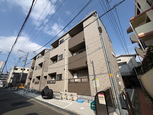 HARU 吹田 FRONT外観写真